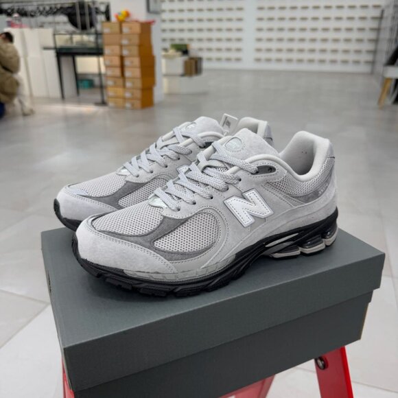 New Balance 2002R casual fashion sneakers